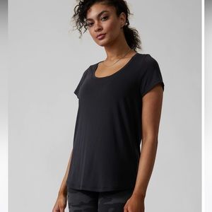 Athleta Breezy Tee SZ M, Color Black
Great condition